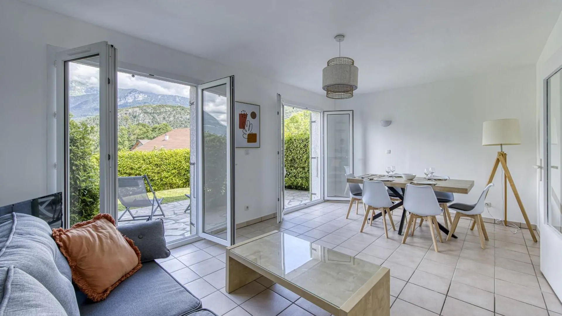 Les Jardins De Duingt Apartment